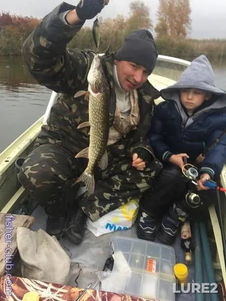 Pike — Kamenskoye, Oct 21, 2017, 9:42 AM